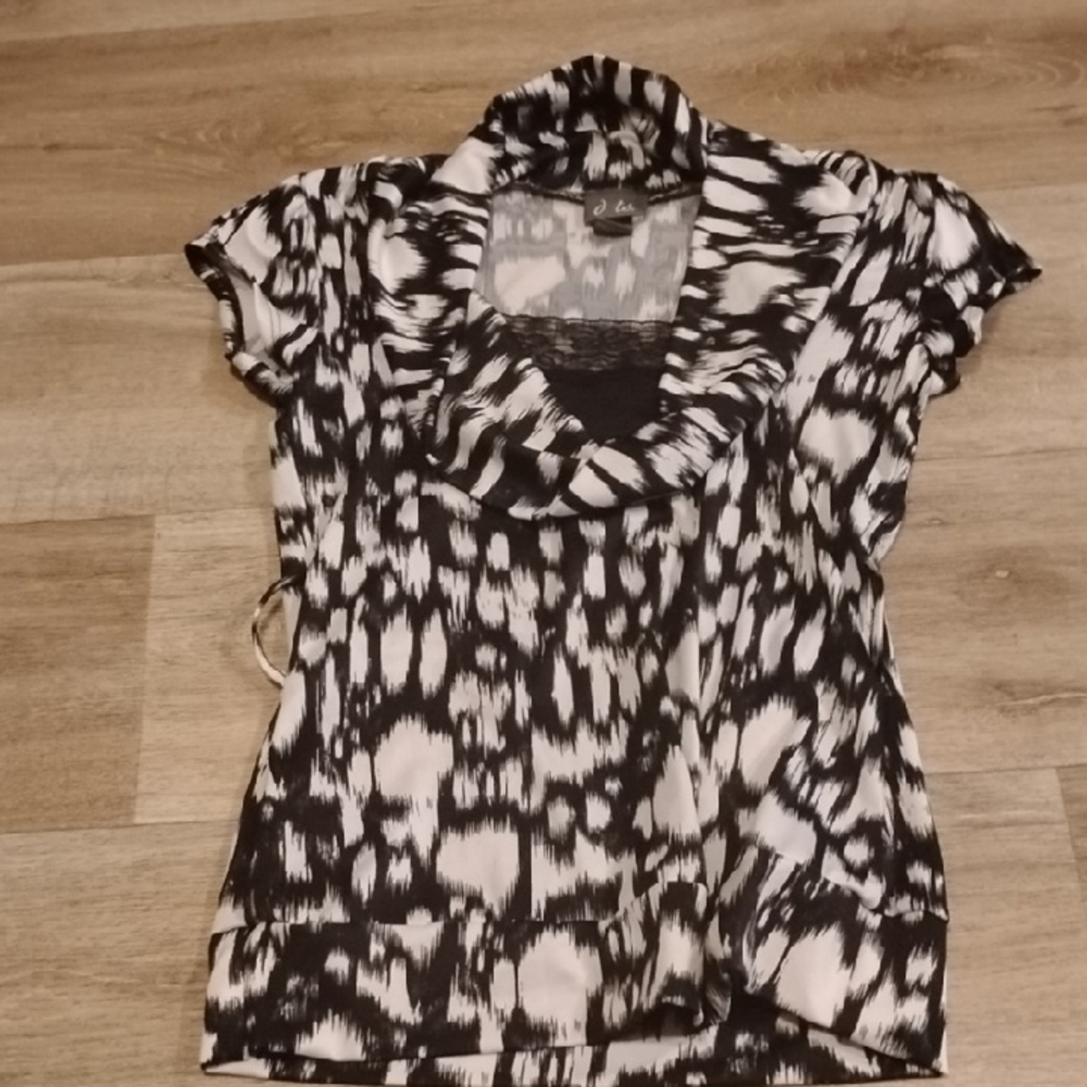 Chic Black and White Women's Top
